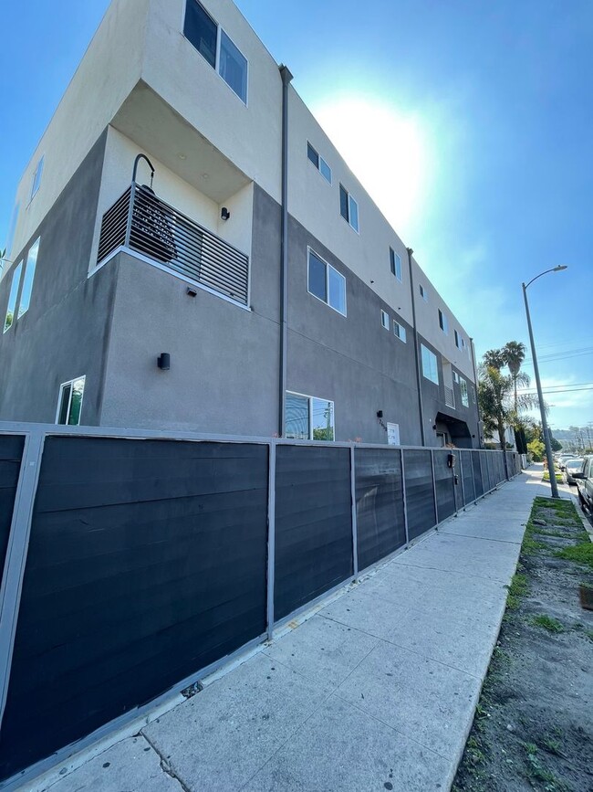 Building Photo - 5468 Carlin St Unit 2650