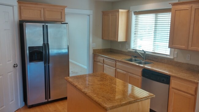 Photo - VIDEOTOUR: Gorgeous Home on Quiet Culdesac in Dallas. PETS WELCOME