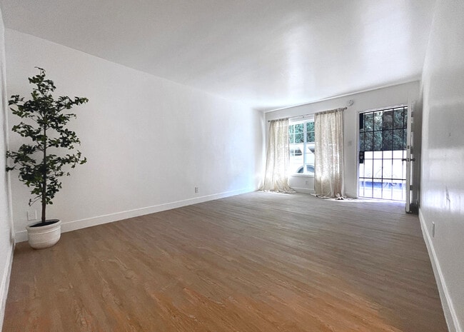 Photo - 1601 N Normandie Ave