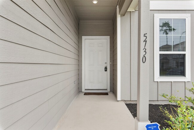 Photo - 5730 Finely Run St