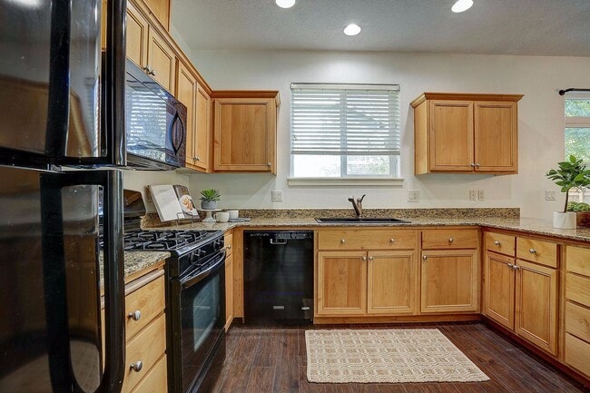 Photo - Great SW Bend Home Minutes from the Old Mill!