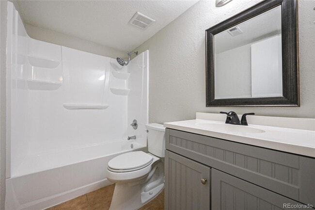 Building Photo - 364 S Ironton St Unit 315