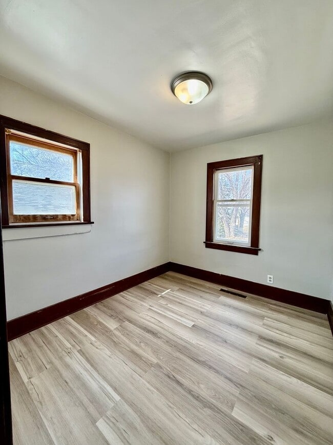 Photo - Cozy updated 2 Bedroom Single family home.