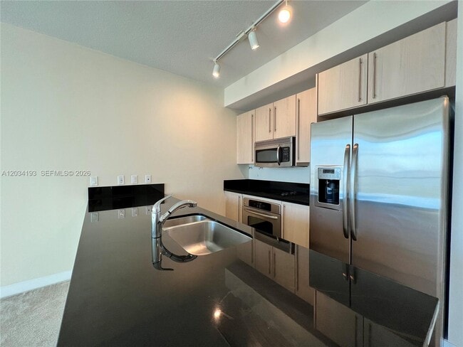 Photo - 79 SW 12th St Unidad 2502-S