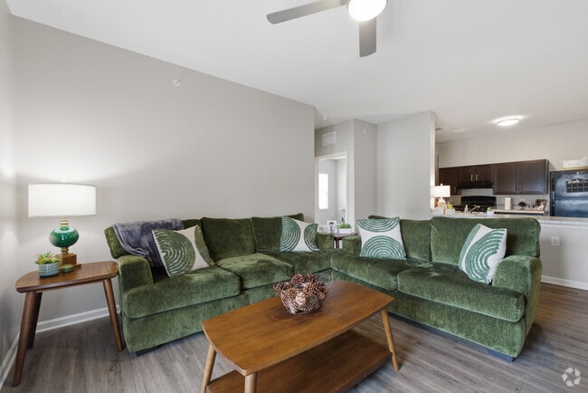 2BR, 2BA - 985SF - Living Room