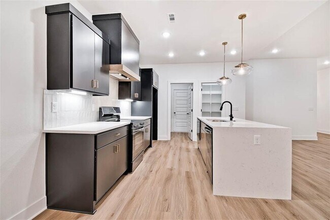 Photo - 1 Consett Ln