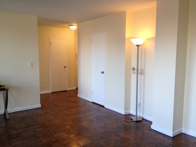 225 Saint Pauls Ave Unit 17M
