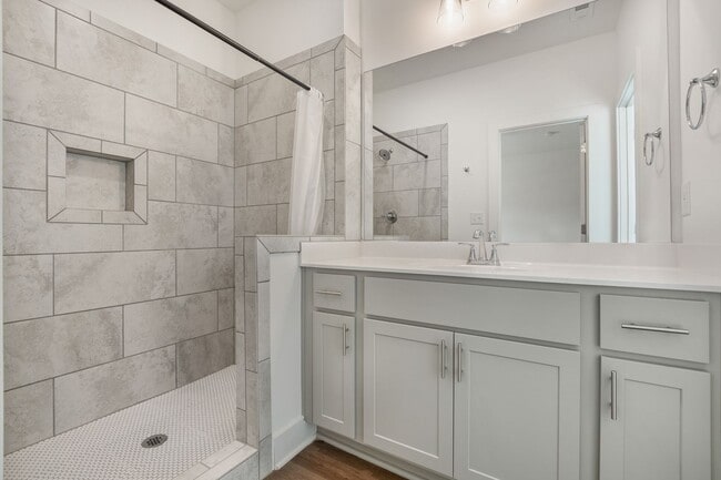 Photo - 4170 Prentice St