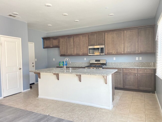 Beautiful Single Family Home - Beautiful Single Family Home