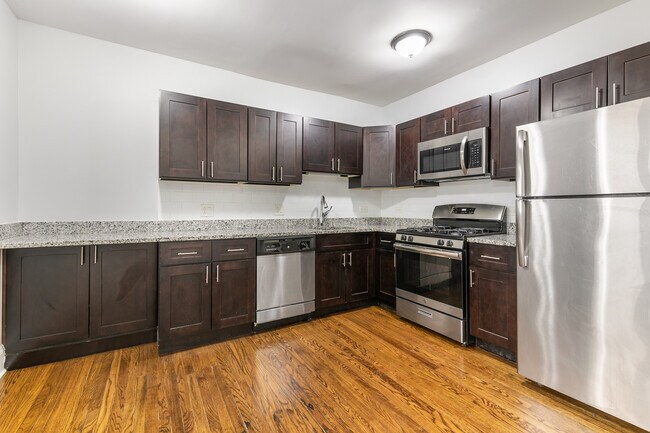 Photo - 1611 W Juneway Terrace Unit 2F