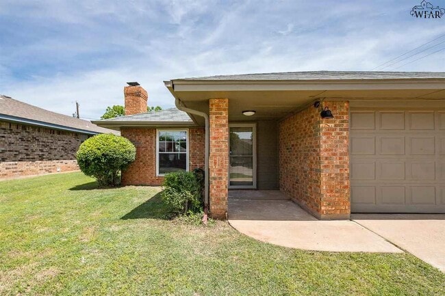 Photo - 6000 Laci Ln
