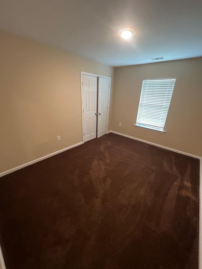 Photo - 3 Bed 2 Bath Apartment