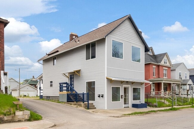 Building Photo - 741 Sullivant Ave Rental