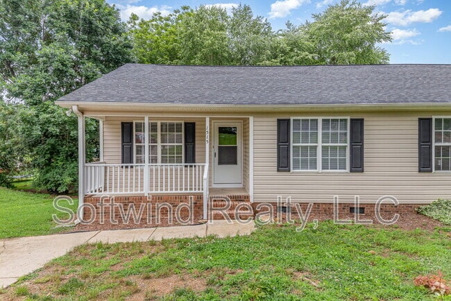 Building Photo - 1515 Elmwood Ave Rental