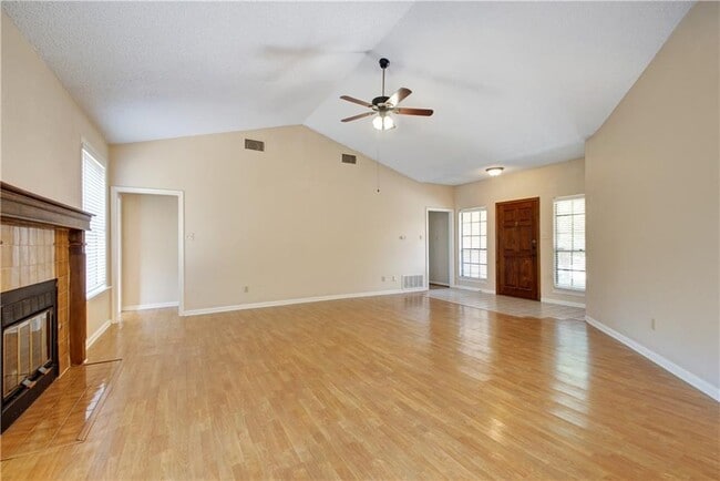 Photo - 1713 Woodwind Ln