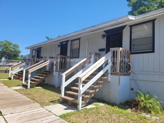 Building Photo - 402 W Amelia Ave Unit C