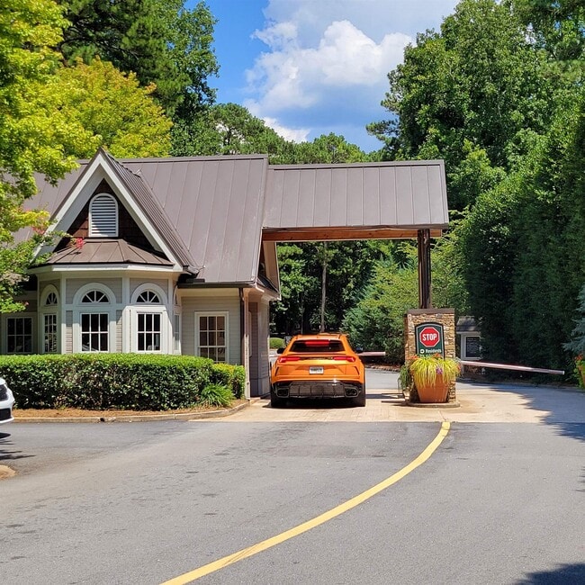 Photo - 1111 Surrey Ln