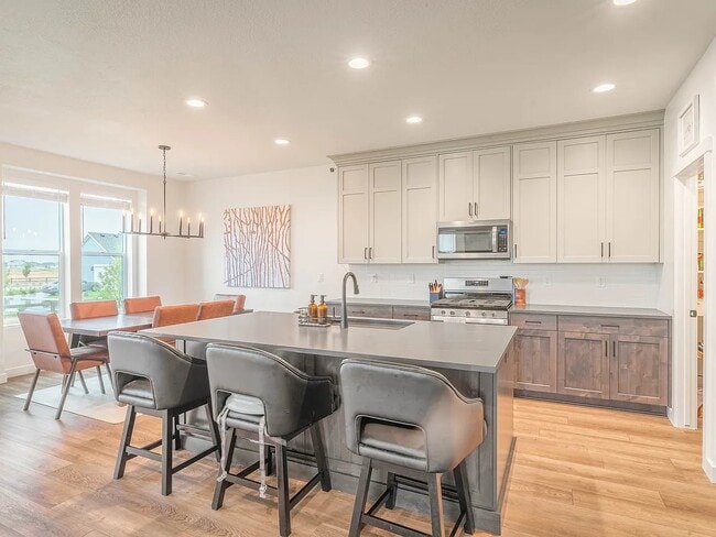 Photo - 2801 W 2705 N