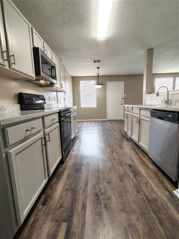 Photo - 1308 Dawson Way