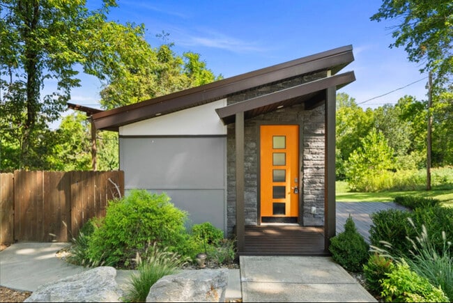 Building Photo - 2044 Wilson Ln