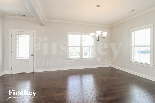127 Phoenix Ct