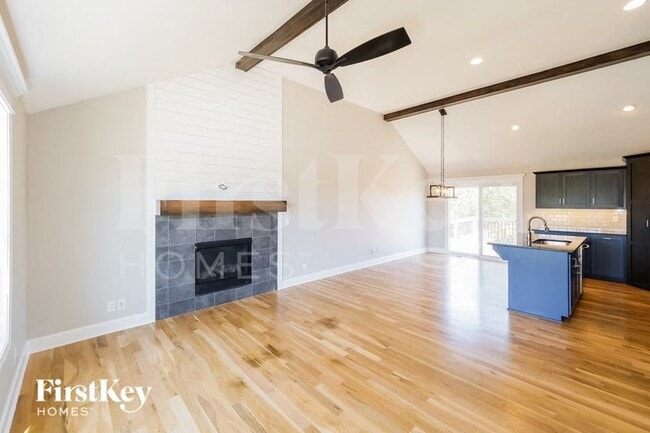 Photo - 811 S Sunset Ln