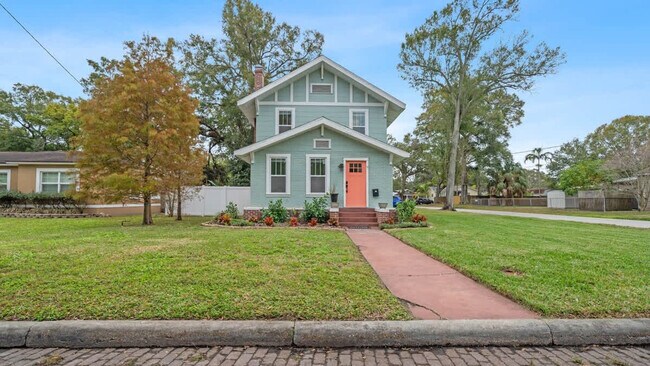 720 1/2 West Woodlawn Avenue-SI ID1271939P