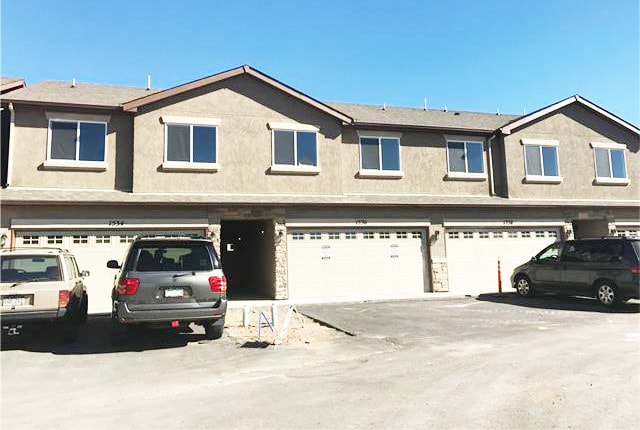 Building Photo - District 20 Townhome!!