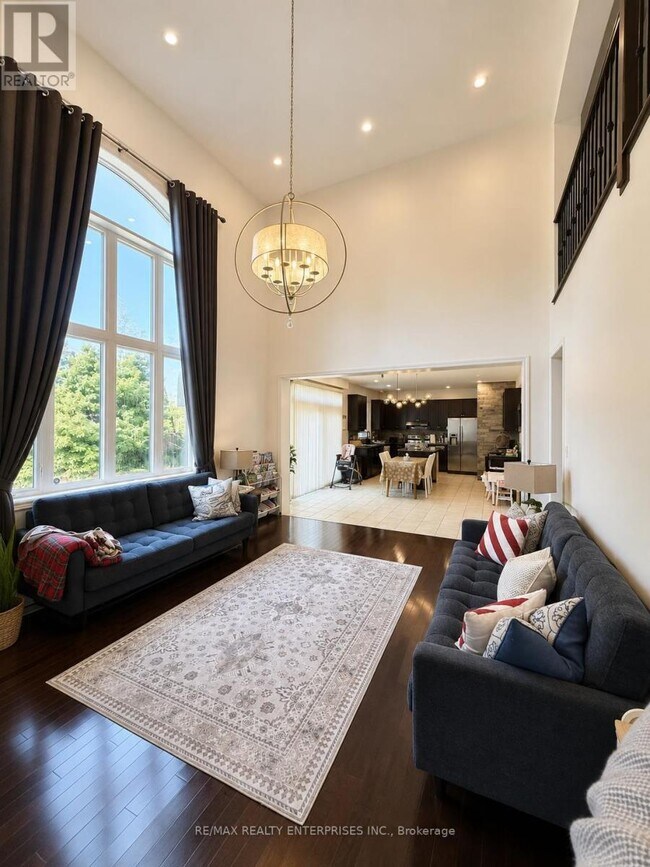 Photo - 250 Admiral Dr