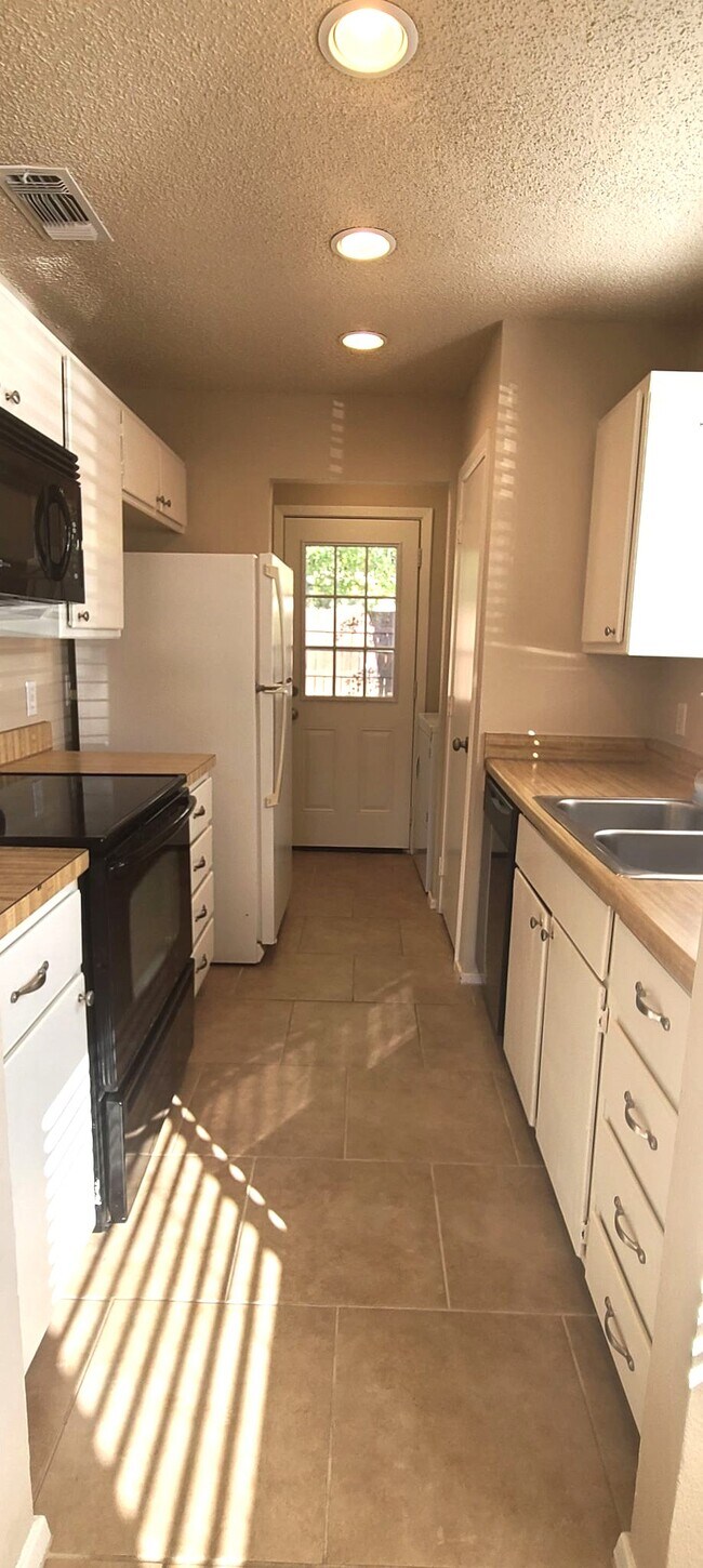 Photo - 2421 Lido Ln