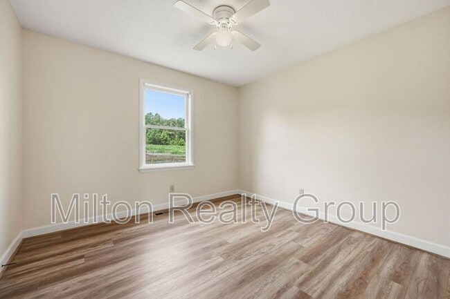 Photo - 763 Tingen Rd