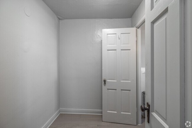 Photo - 1312 Cleveland Ave NW Unit 17