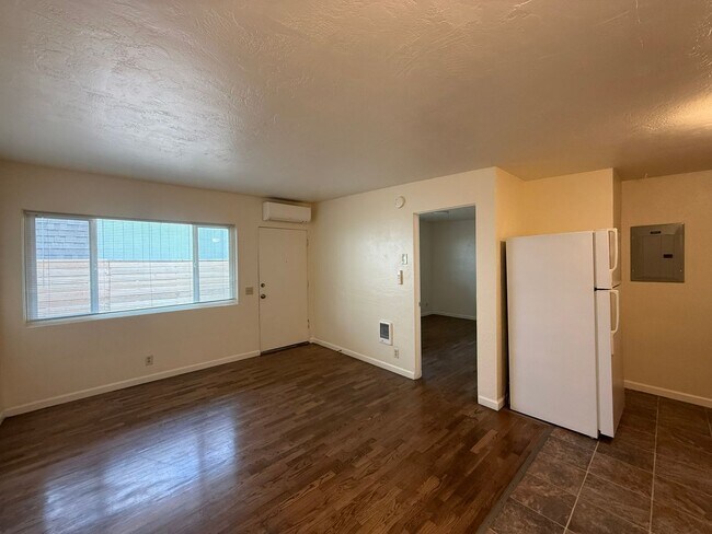 Photo - 2950 Willamette St Unidad 7