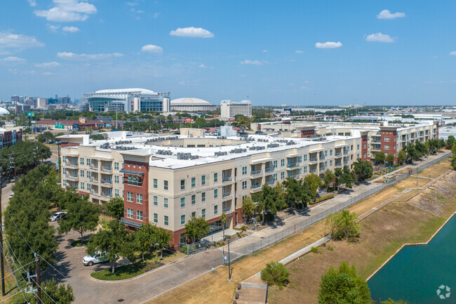 Building Photo - Regards at Med Center Rental