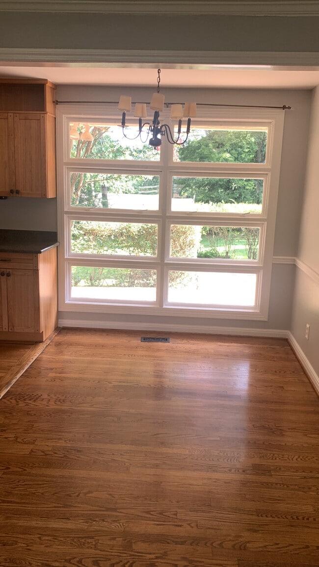 Photo - 619 Crieve Rd