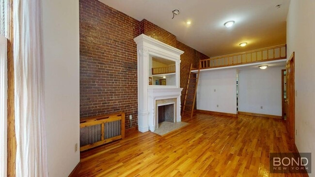 Building Photo - 318 W 105th St Unit 2A