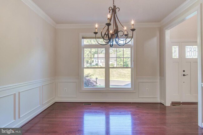 Photo - 3330 Slade Run Dr