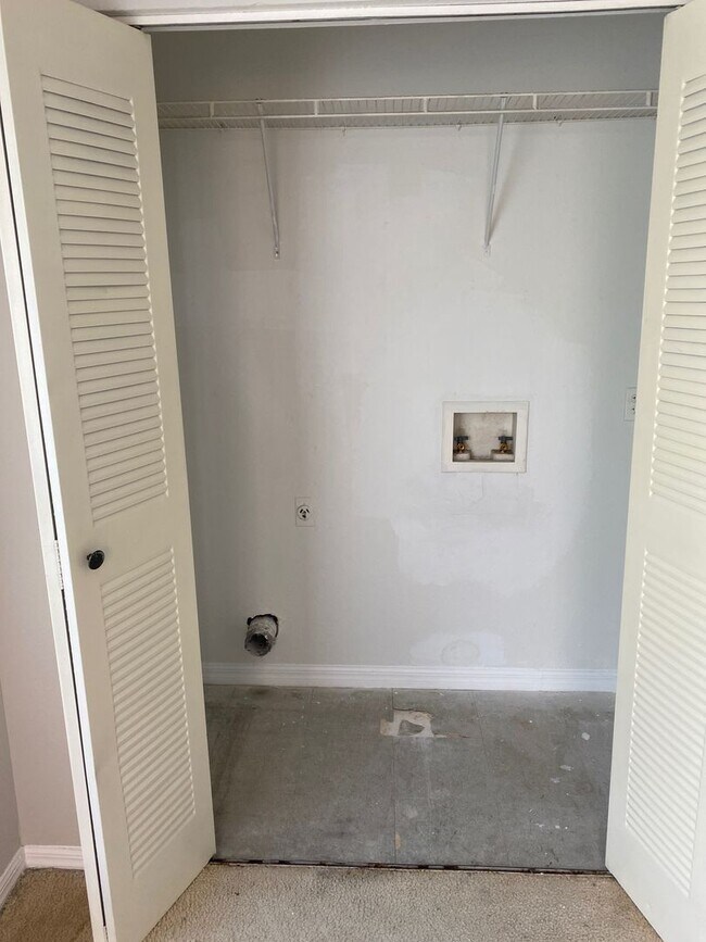 Photo - Venetian Place - 1323 Unit 1323