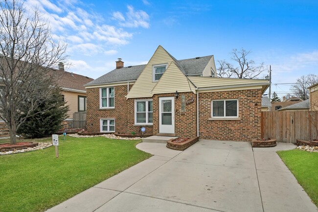 Photo - 7011 40th Pl House