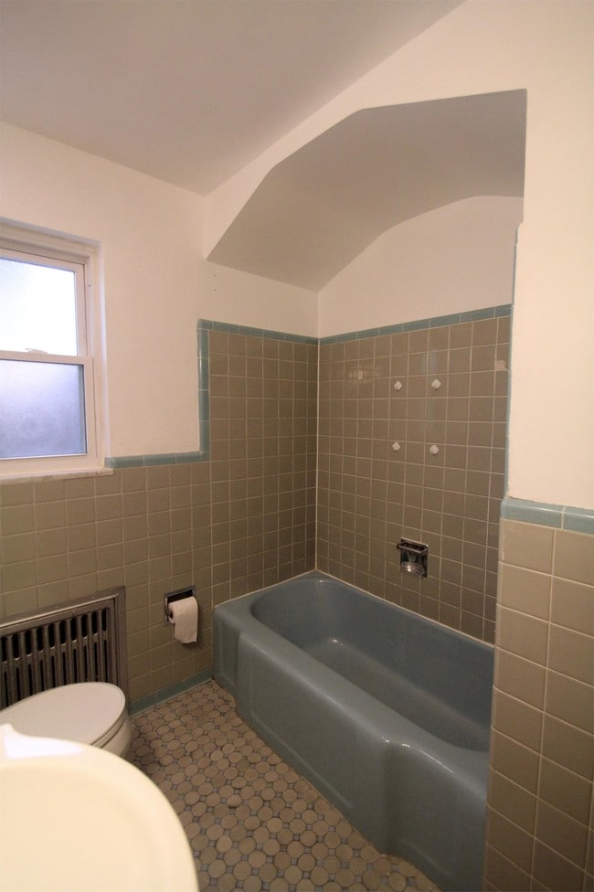 101 Marion Ave Unit 1
