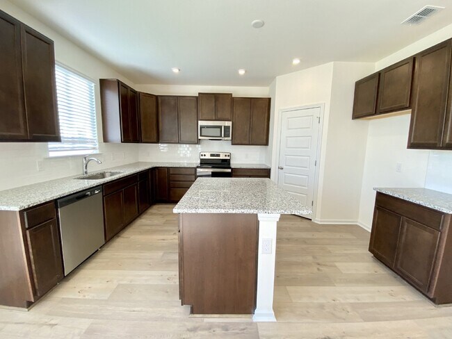 Photo - Four Bedroom in The Lakes at New Riverside!