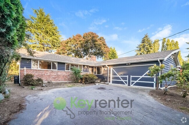 Building Photo - Live Comfortably in This 3-Bedroom with St... Rental