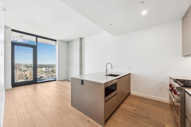 Photo - 610 Davis St Unit 3010