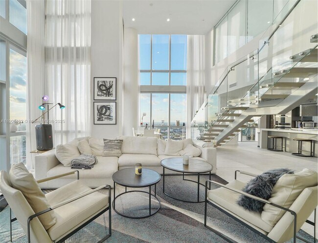 Building Photo - 851 NE 1st Ave Unit 4612