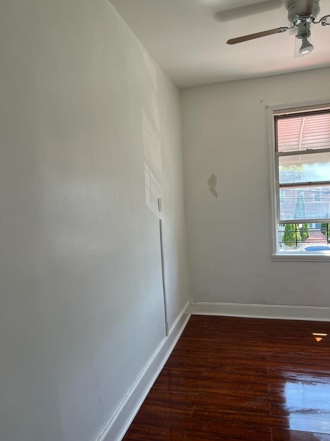 Bedroom 3 Rt - 2879 Randall Ave Unit 2nd Floor