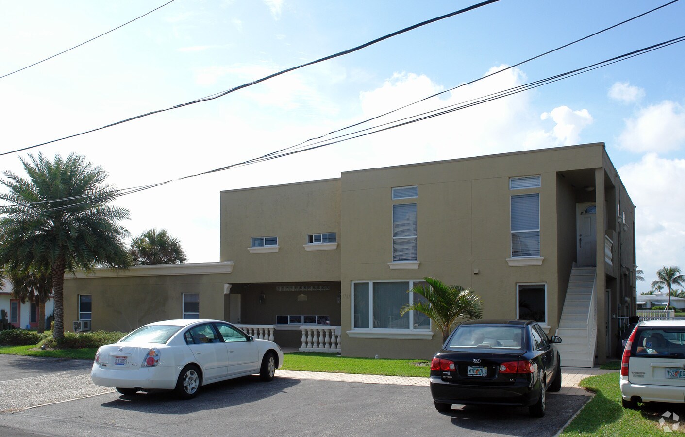 Photo - 1717 N Riverside Dr