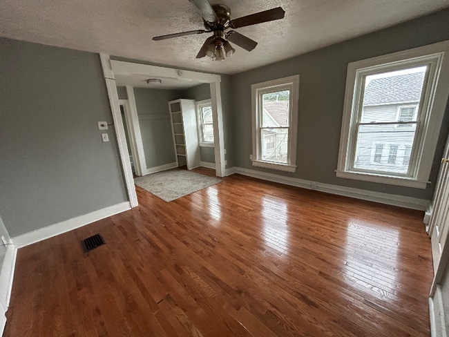 Photo - 1603 Shelby St