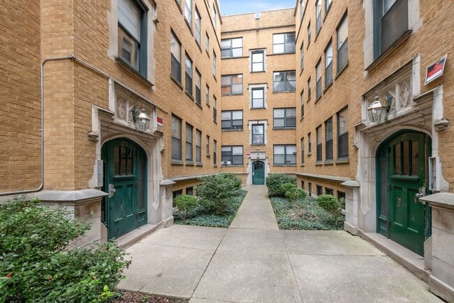 Building Photo - One Bedroom in South Shore