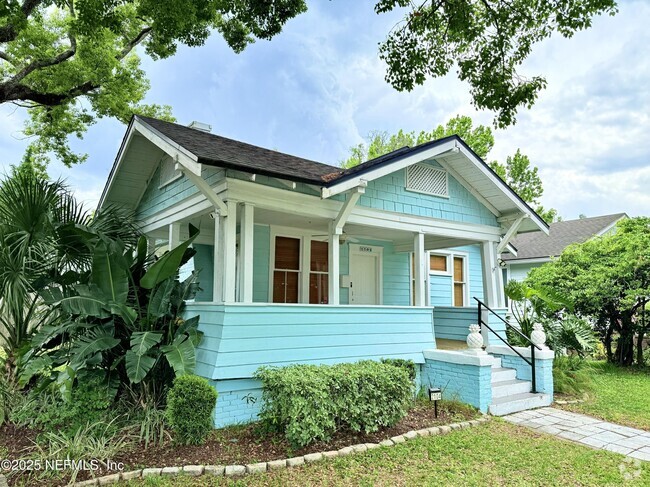 Building Photo - 2104 Gilmore St Rental