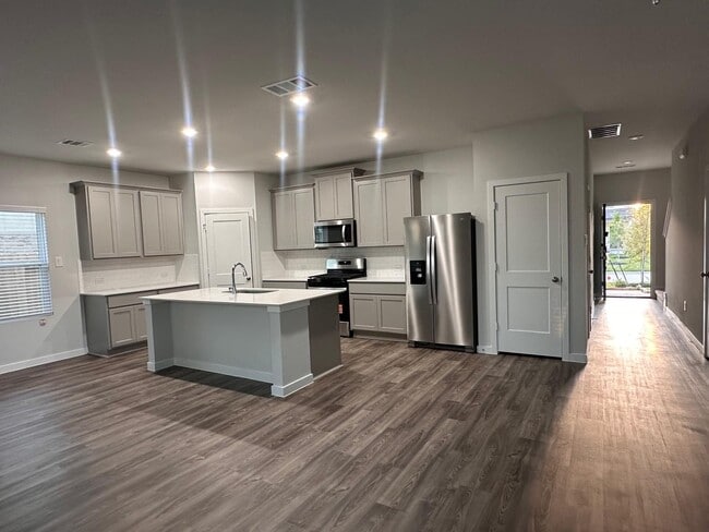 Photo - 211 Brazen Forest Trl